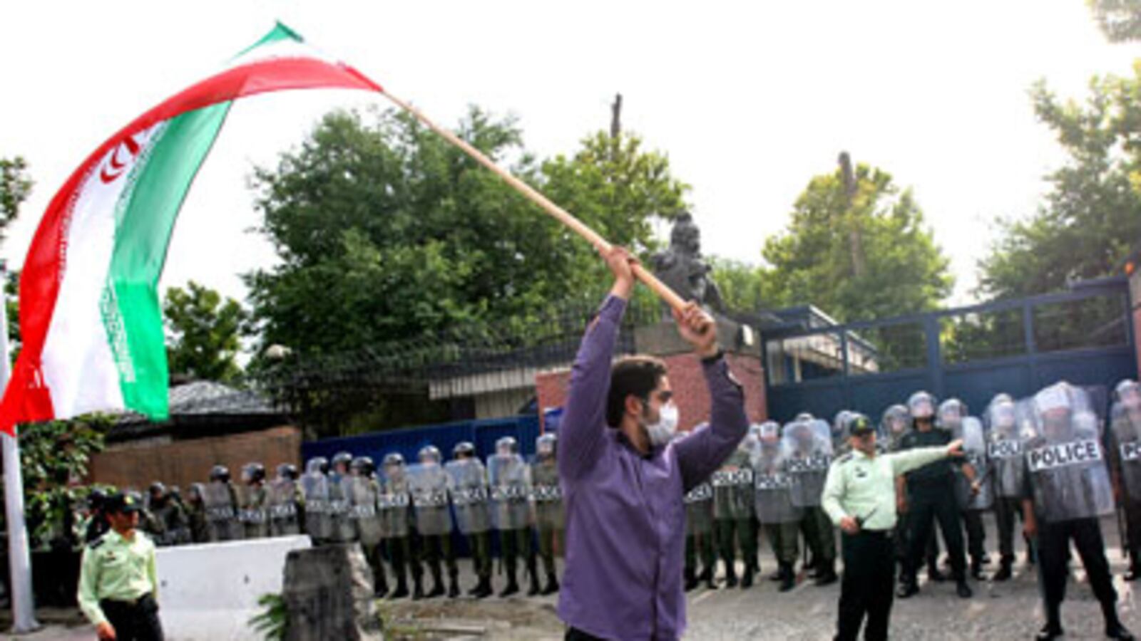 cheats/2009/07/03/iran-to-try-embassy-workers/iran-taunts-britain_db0loh