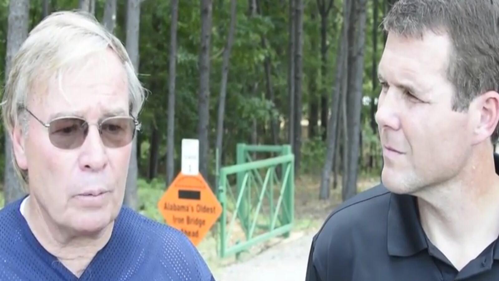 cheats/2016/08/14/6-killed-in-plane-crash-in-al/160815-alabama-crash-cheat_txnr7e