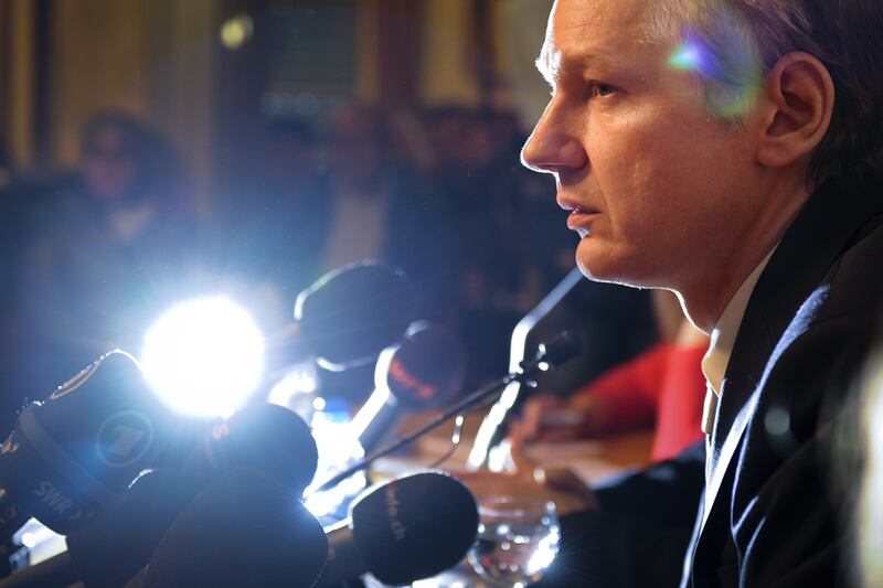 galleries/2010/12/29/the-year-in-pictures-2010/year-in-pictures---assange_eevfga