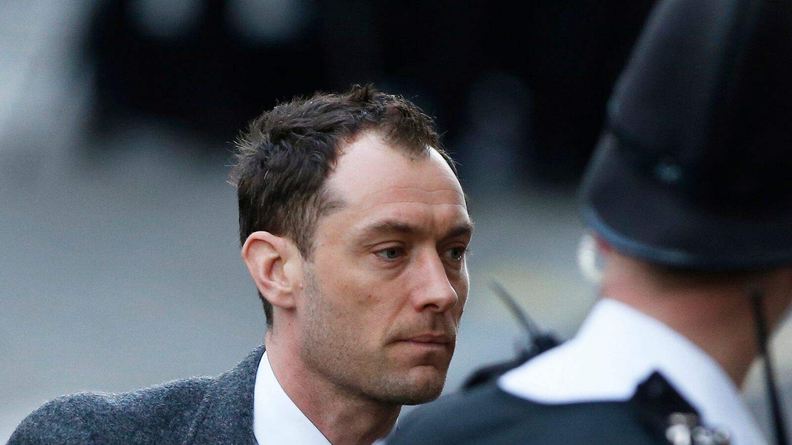 articles/2014/01/27/jude-law-i-was-phone-hacked-on-u-s-soil/140127-jude-law-hines-tease_uzsjei