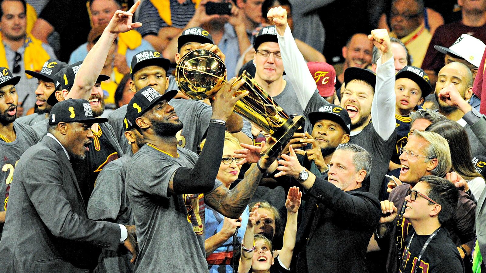 cheats/2016/06/22/lebron-james-shoots-down-free-agency/160619-cavaliers-win-nba-finals-cheat_s0riid