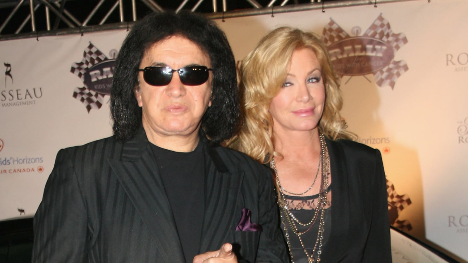 cheats/2011/10/02/gene-simmons-shannon-tweed-marry/gene-simmons-married-cs_mqhxsj