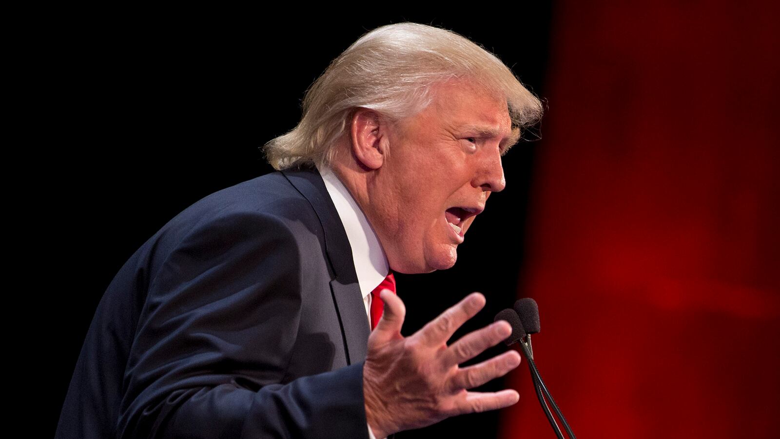 articles/2013/08/26/8-juicy-bits-from-new-york-state-s-lawsuit-against-donald-trump/130826-donald-trump-shapiro-tease_anrkpi