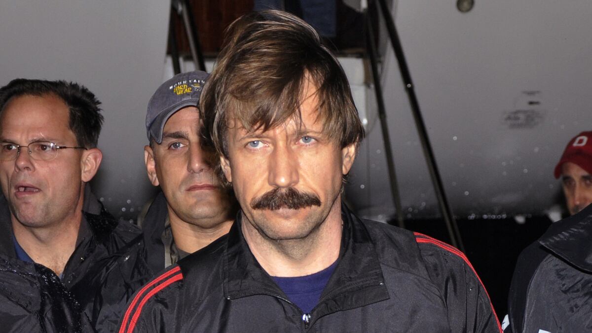 cheats/2012/04/05/arms-dealer-viktor-bout-sentenced/viktor-bout-sentence-cheat_pcbpwl