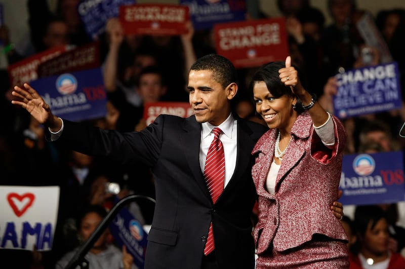 Barack (L) and Michelle Obama (R)