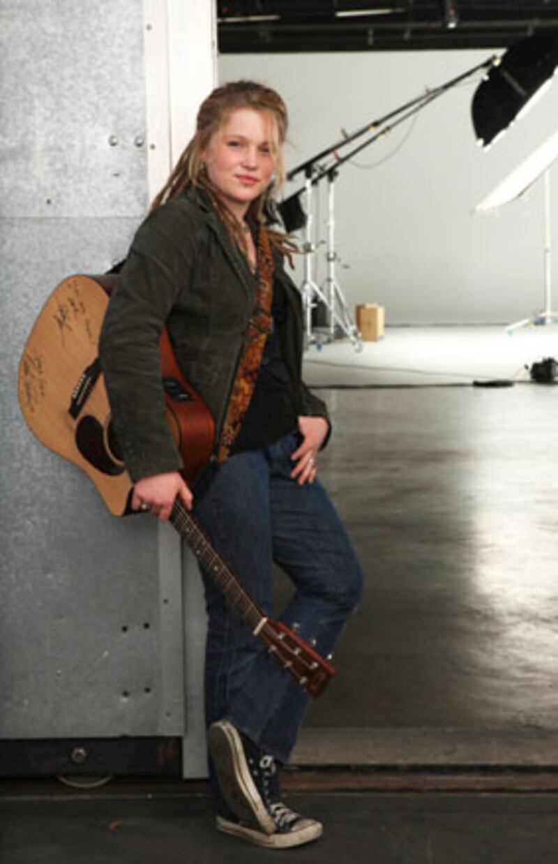 galleries/2010/02/22/idol-s-12-final-women/idol-women---bowersox_h6askp