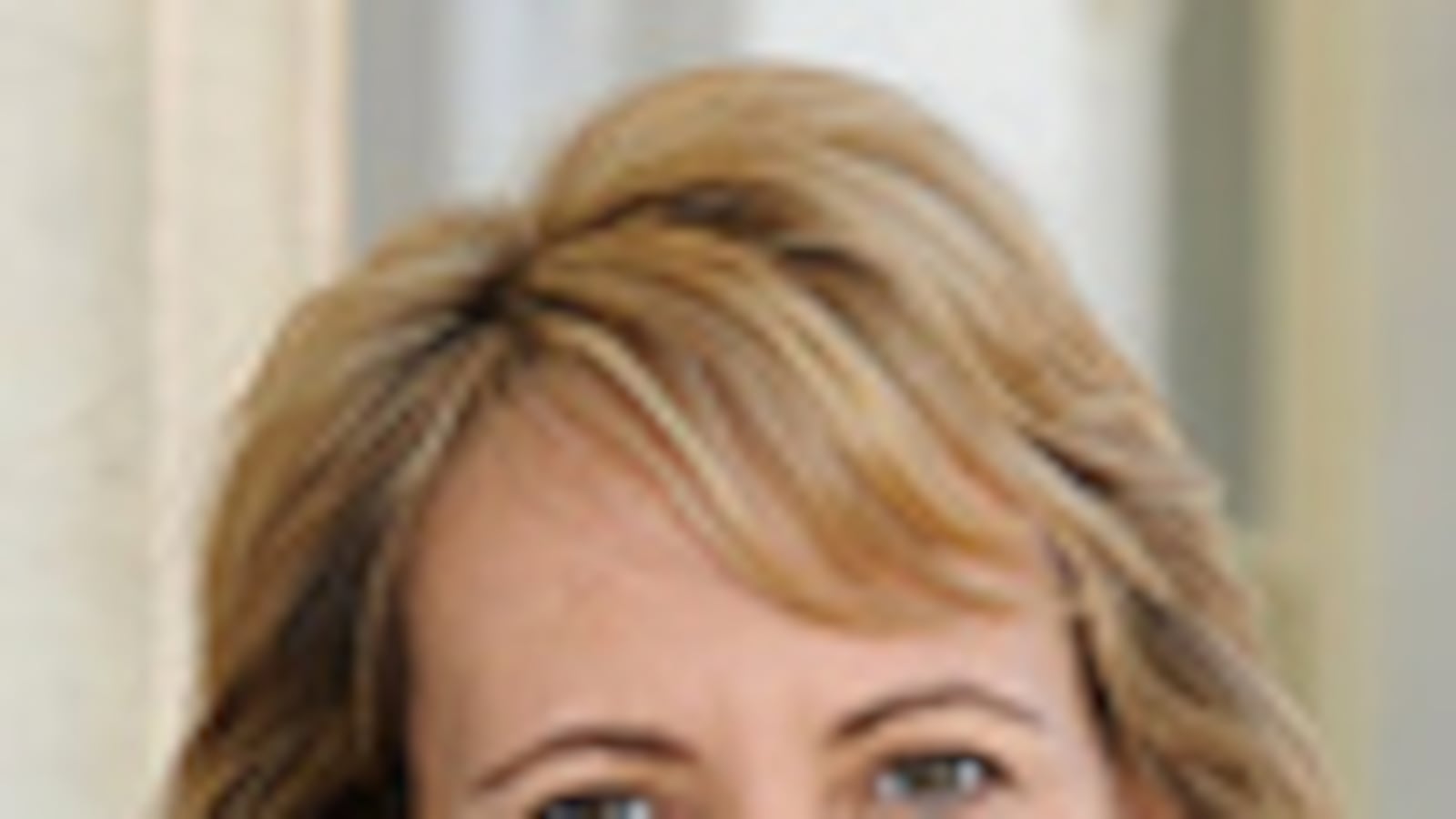 cheats/2011/01/19/giffords-stands-up-looks-out-window/schwartz-giffords_151734_pt5aiu