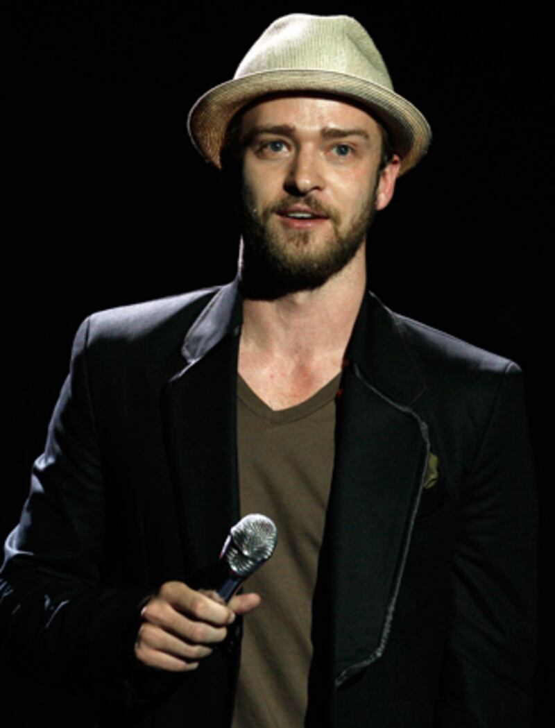 galleries/2010/09/29/celebs-who-should-quit-twitter/twitter-quitter---timberlake_xlfoya