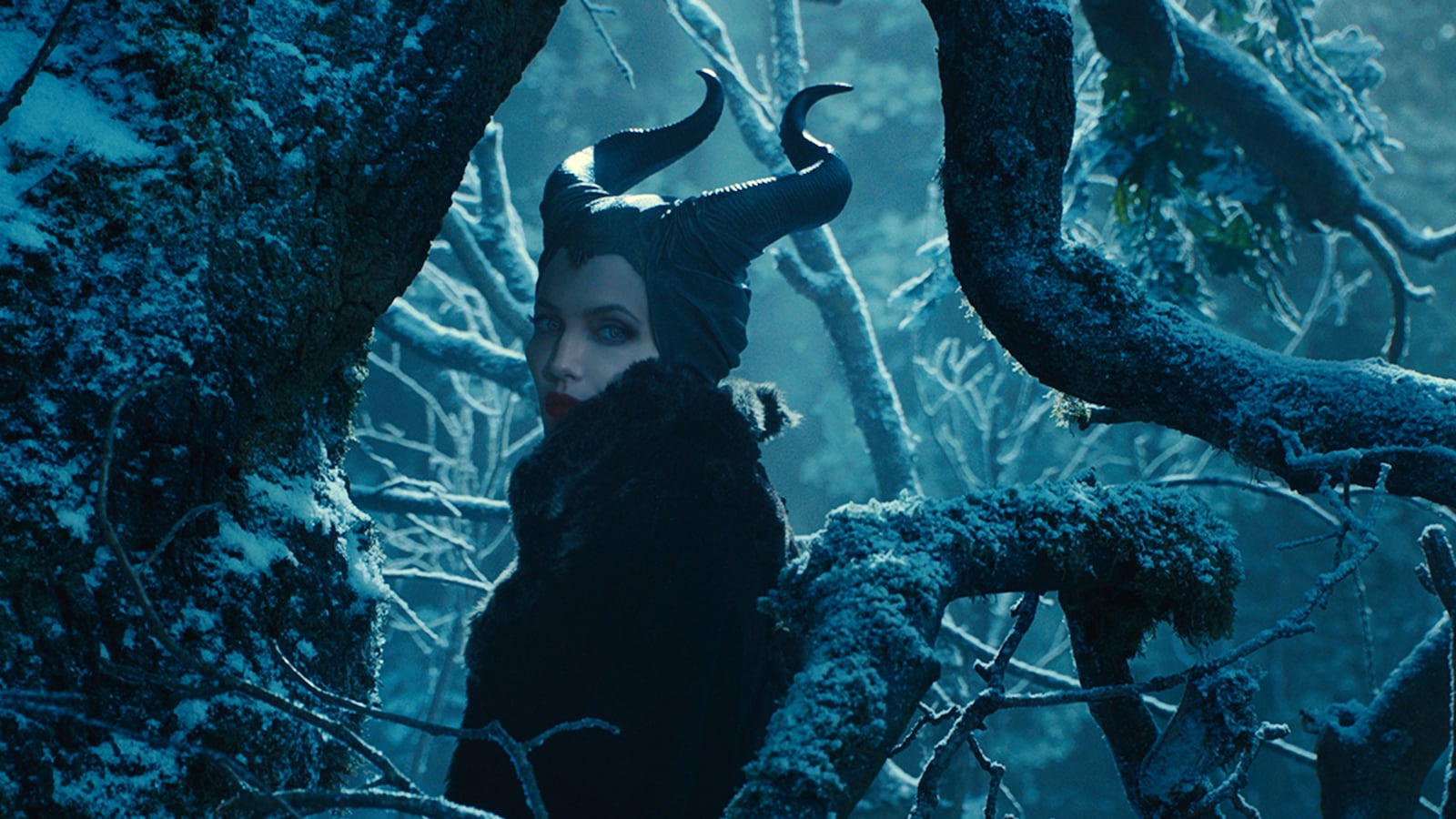 galleries/2014/01/02/71-most-anticipated-movies-of-2014-the-hunger-games-gone-girl-and-more/2014-anticipated-movies-maleficent_dwljru