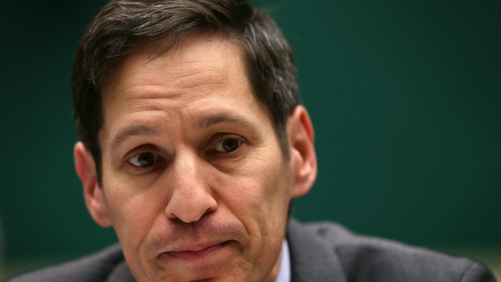 cheats/2014/10/16/house-grills-cdc-on-ebola/141016-cdc-house-cheat_zuomxl