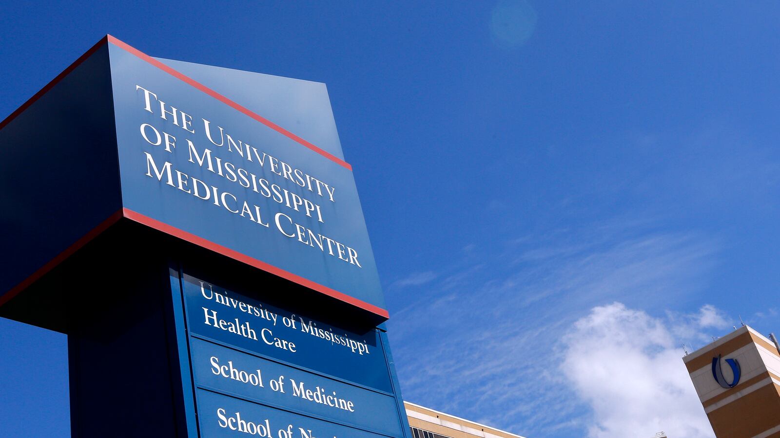 cheats/2017/05/10/7-000-bodies-found-on-medical-grounds/170510-university-mississippi-medical-center-mass-grave_ubg0xc