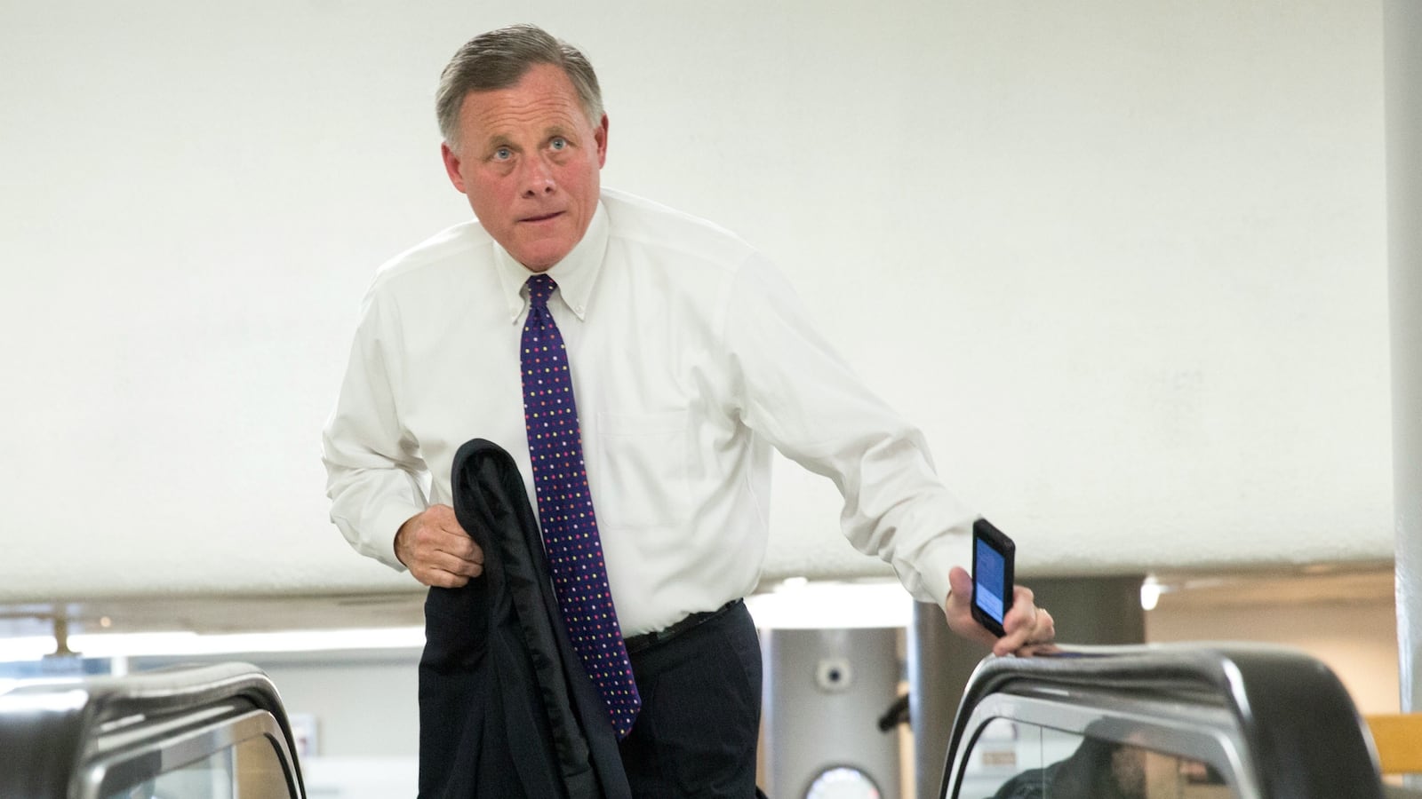 cheats/2016/10/31/gop-sen-richard-burr-in-private-gun-owners-should-put-bullseye-on-clinton/161031-richard-burr-cheat_jgklin