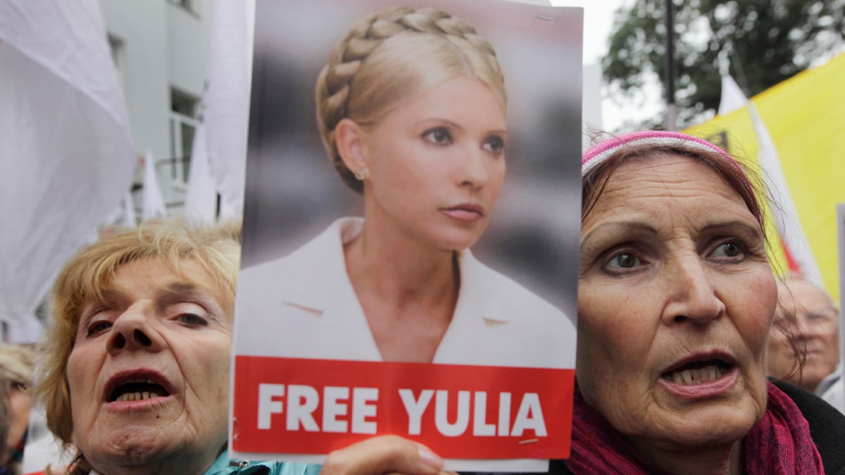 articles/2012/10/23/is-julia-tymoshenko-europe-s-aung-san-suu-kyi/tymoshenko-suu-kyi-robertson-tease_gjf9sf