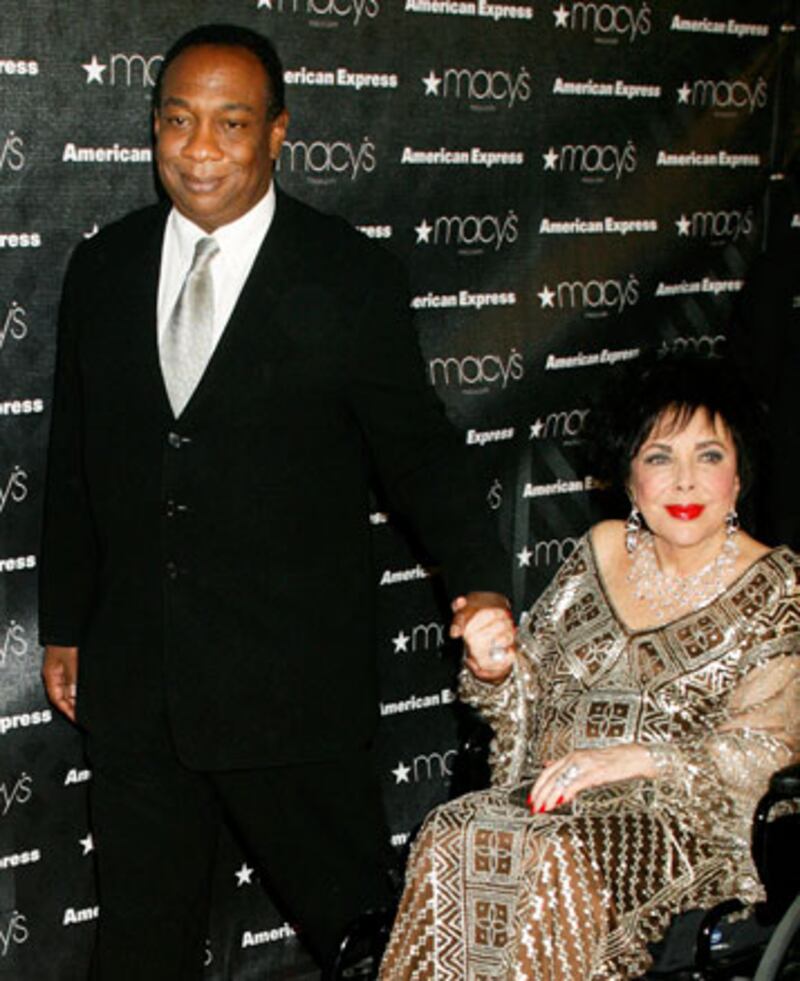 galleries/2010/04/09/elizabeth-taylor-s-many-men/elizabeth-taylor---2010-marriage_kkobbs