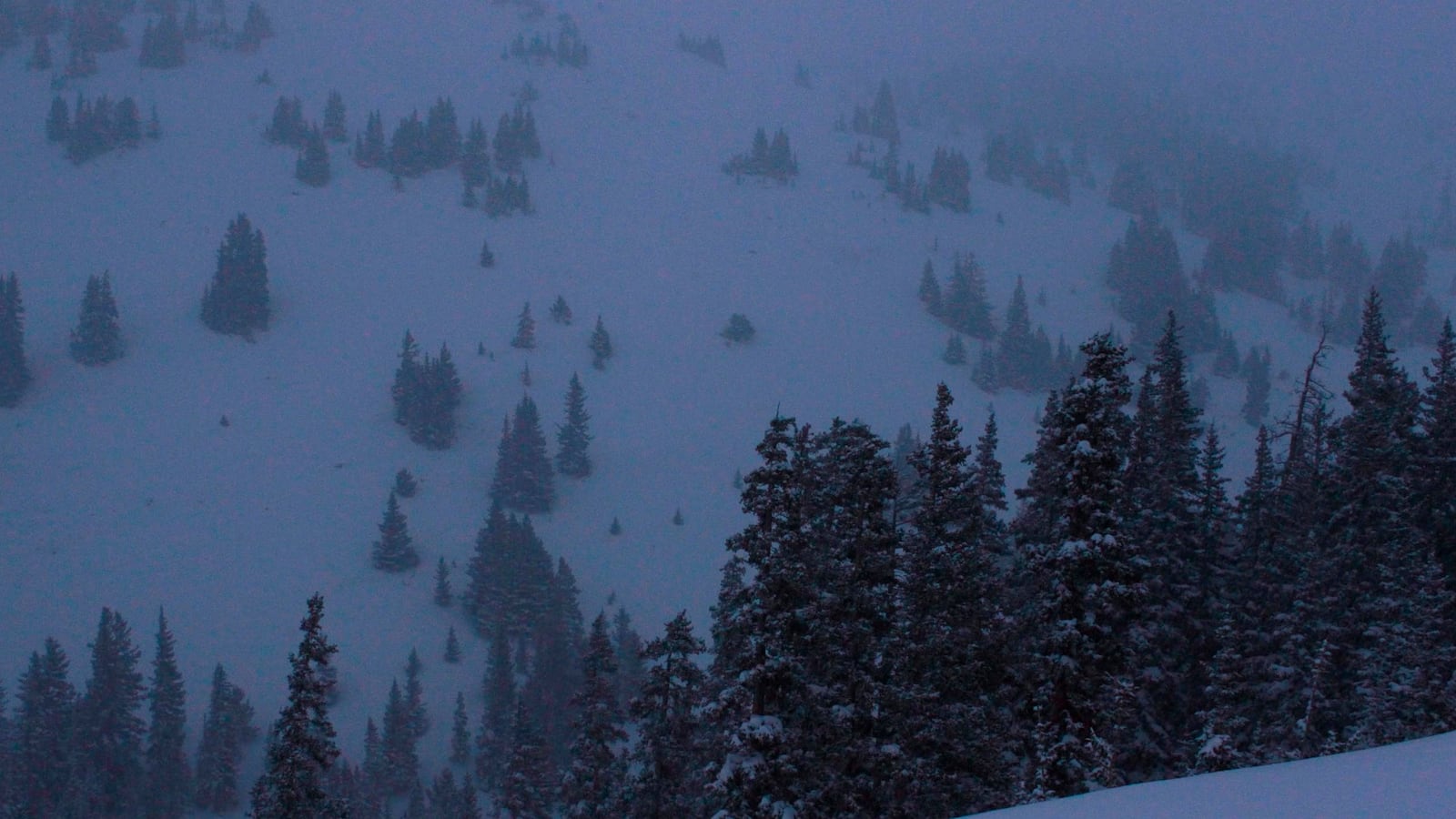 cheats/2013/04/21/5-snowboarders-die-in-colorado-avalanche/130421-colorado-avalanche-cheat_jm5z0c