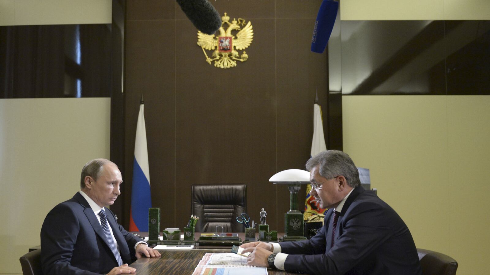 cheats/2015/10/08/russia-adds-cruise-missiles-to-offensive/151008-russia-naval-missile-strikes-cheat_aqjgdz