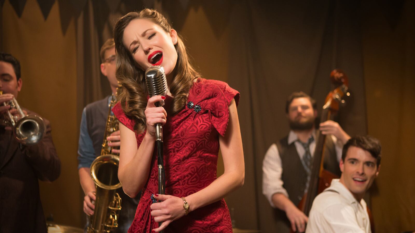 articles/2017/04/26/why-bandstand-is-a-broadway-show-lost-in-time/170426-friedlander-bandstand-tease_qhwn1v