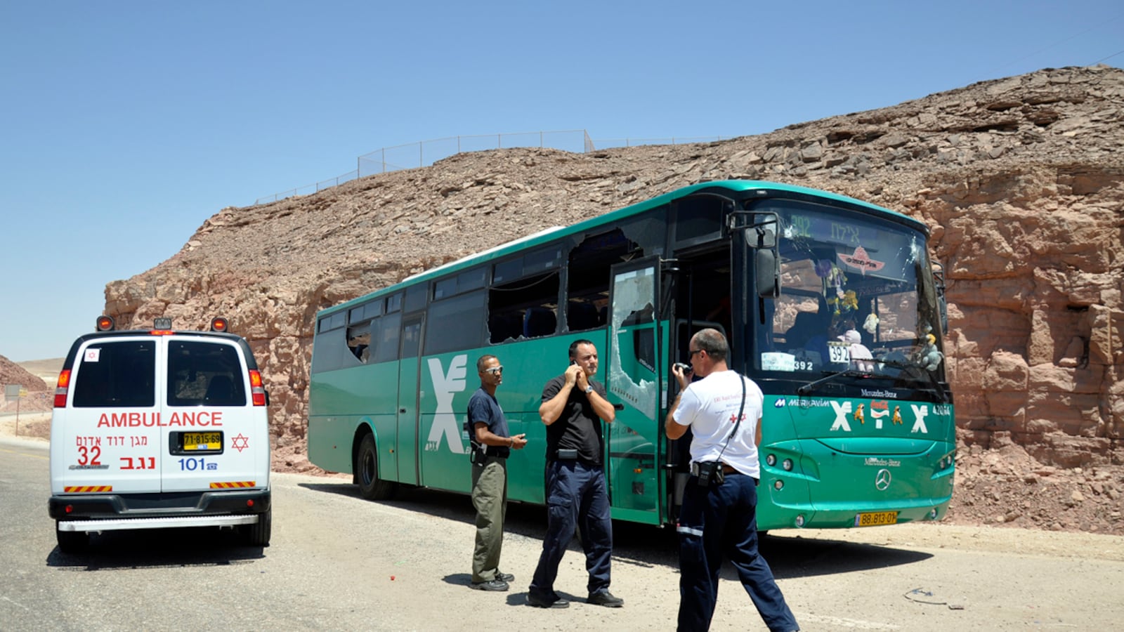 cheats/2011/08/18/israel-hit-by-coordinated-terror-attacks/israel-terrorist-attack-bus-cheat_ytivmr