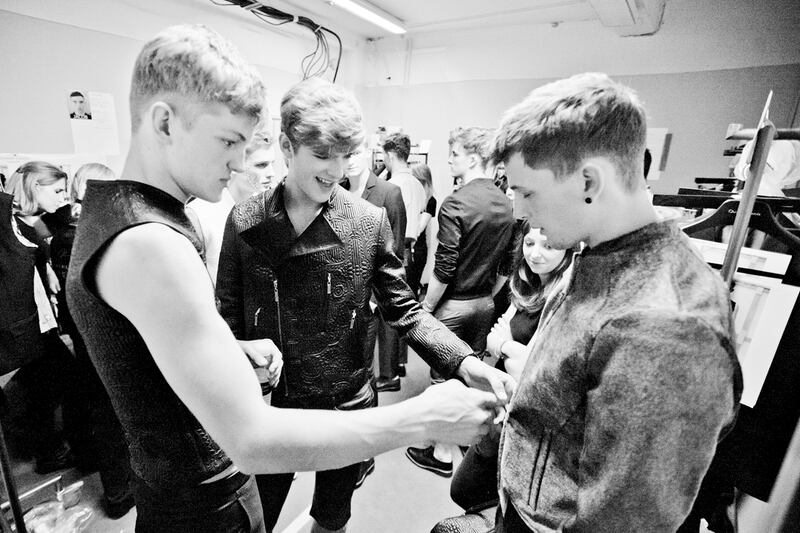 galleries/2011/06/26/john-galliano-to-givenchy-backstage-at-paris-fashion-week/christian-lacroix-kevin-tachman-0003_g6luab