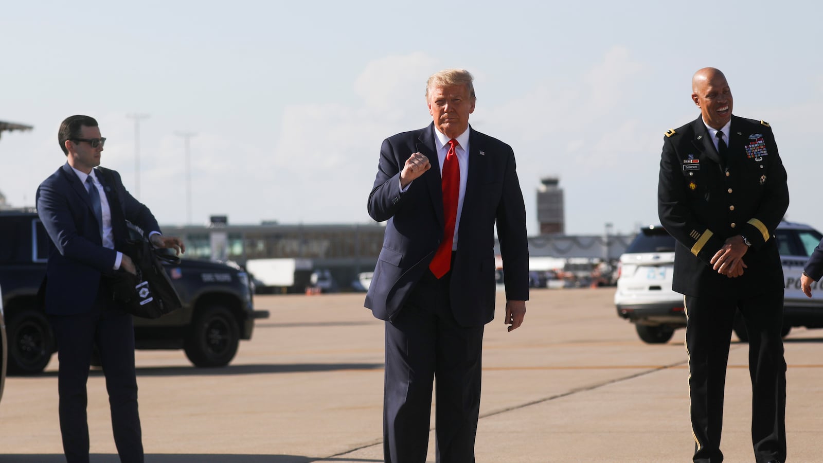 2020-06-20T234111Z_1461618542_RC2BDH9GV00S_RTRMADP_3_USA-ELECTION-TRUMP_k9smlo