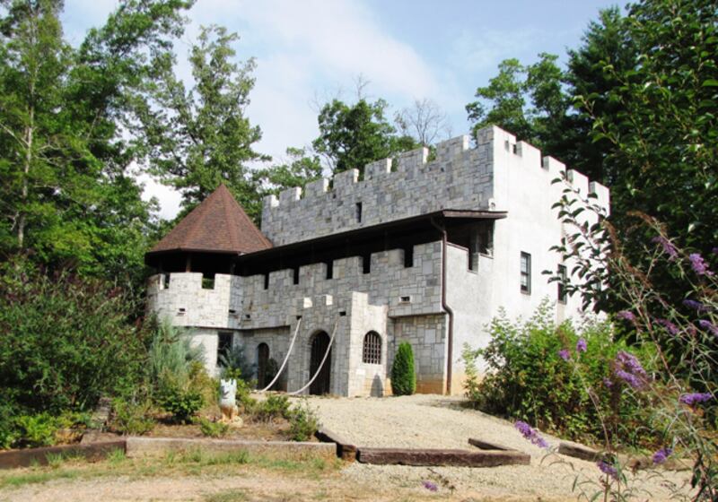 galleries/2011/05/20/rent-this-castle/rent-this-castle---mckenzie_orfmcn