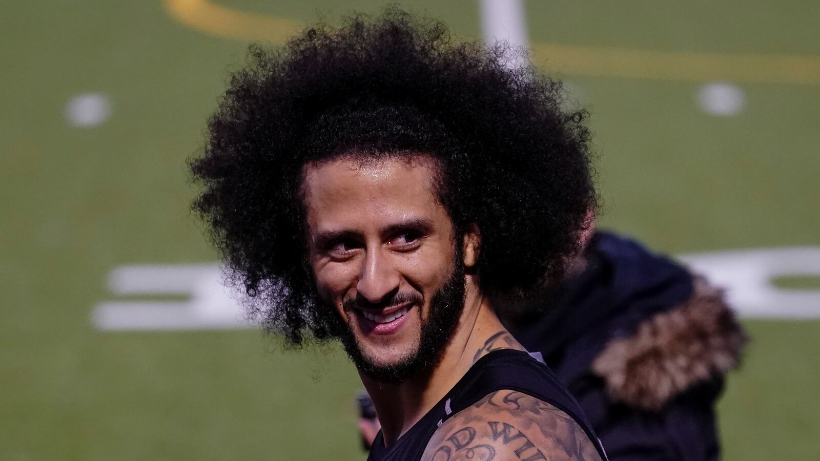 2019-11-17T001020Z_8998969_RC2OCD951G7D_RTRMADP_3_NFL-FOOTBALL-KAEPERNICK_kguqzr