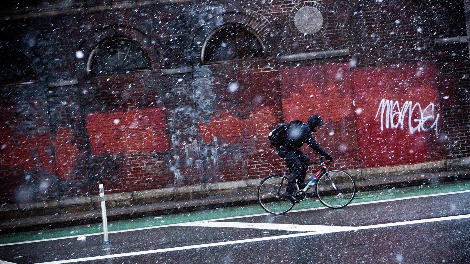 cheats/2013/02/06/winter-storm-racing-towards-new-england/130206-friday-snow-storm-tease_h6jogk