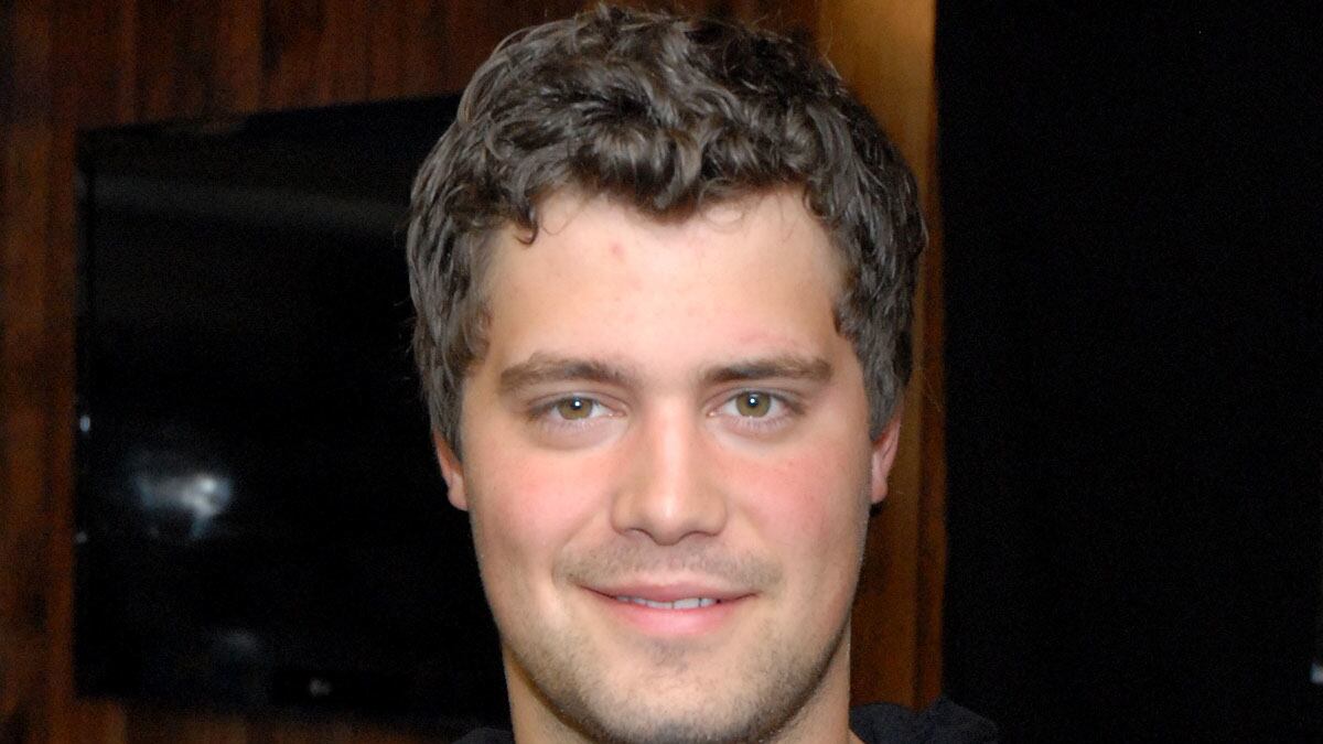 cheats/2012/04/03/levi-johnson-s-girlfriend-pregnant/levi-johnston-second-child-cheat_cvcjox