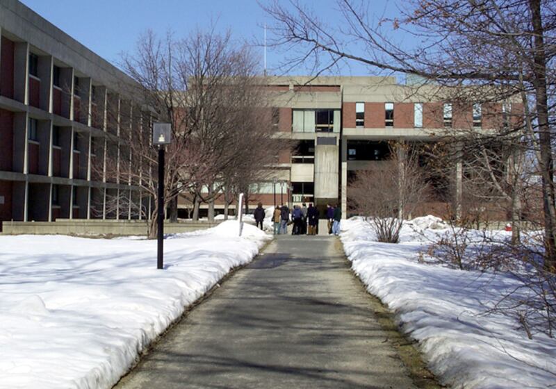 galleries/2010/12/11/druggiest-colleges/druggiest-colleges---50-hampshire-college_mpgrpx