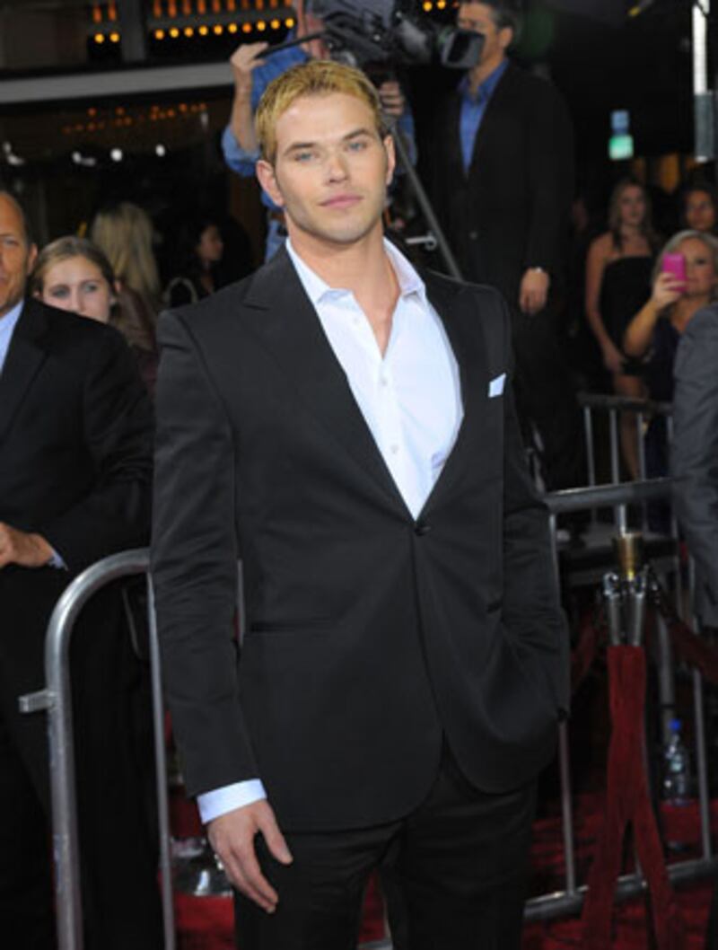 galleries/2009/11/17/new-moon-rises-over-hollywood/twilight-new-moon---lutz_lkciiv