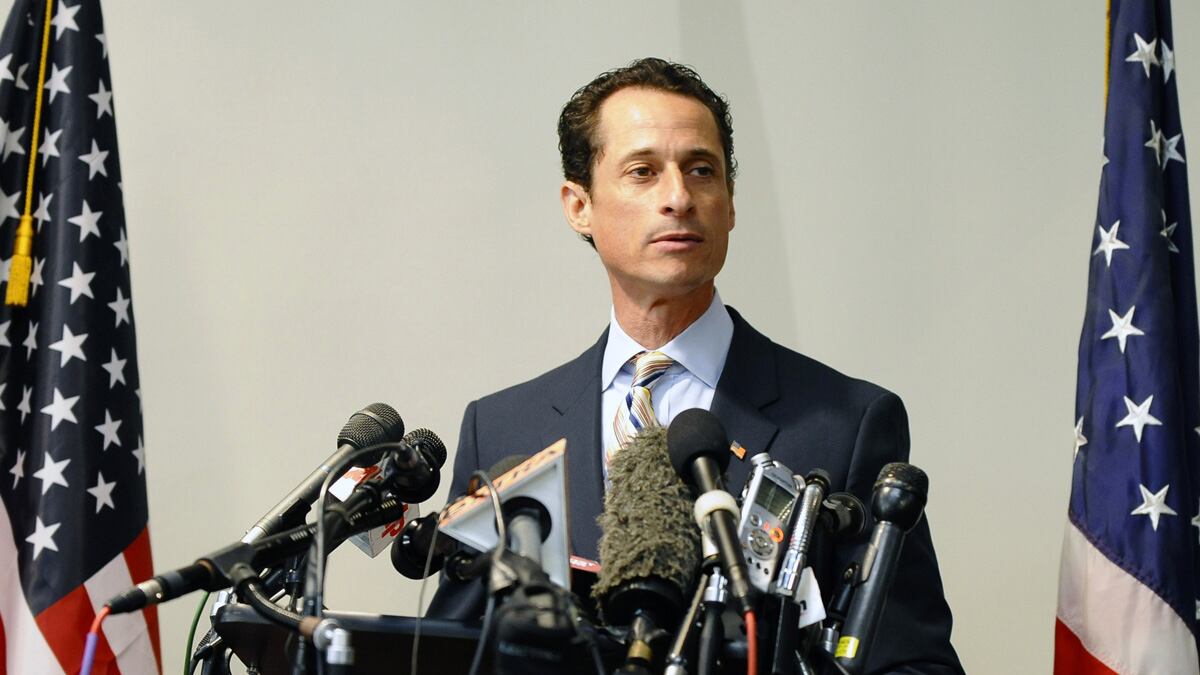 cheats/2013/05/14/anthony-weiner-hires-campaign-manager/toxic-endorsements-weiner_gfi7mo