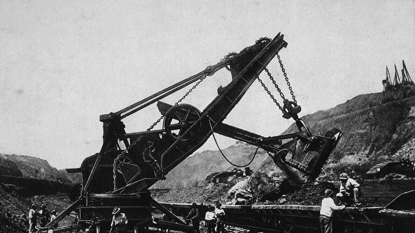 articles/2014/08/17/a-man-a-plan-a-canal-panama-turns-100/140815-Schultz-panama-tease_wk7xpz