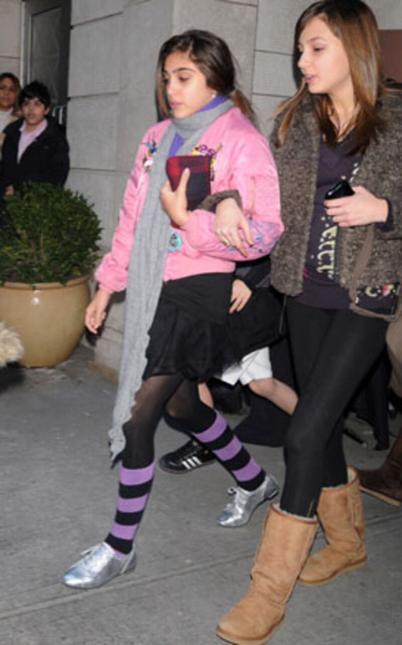 galleries/2010/07/25/the-new-material-girl/lourdes-fashion---legwarmers_lq2w3z