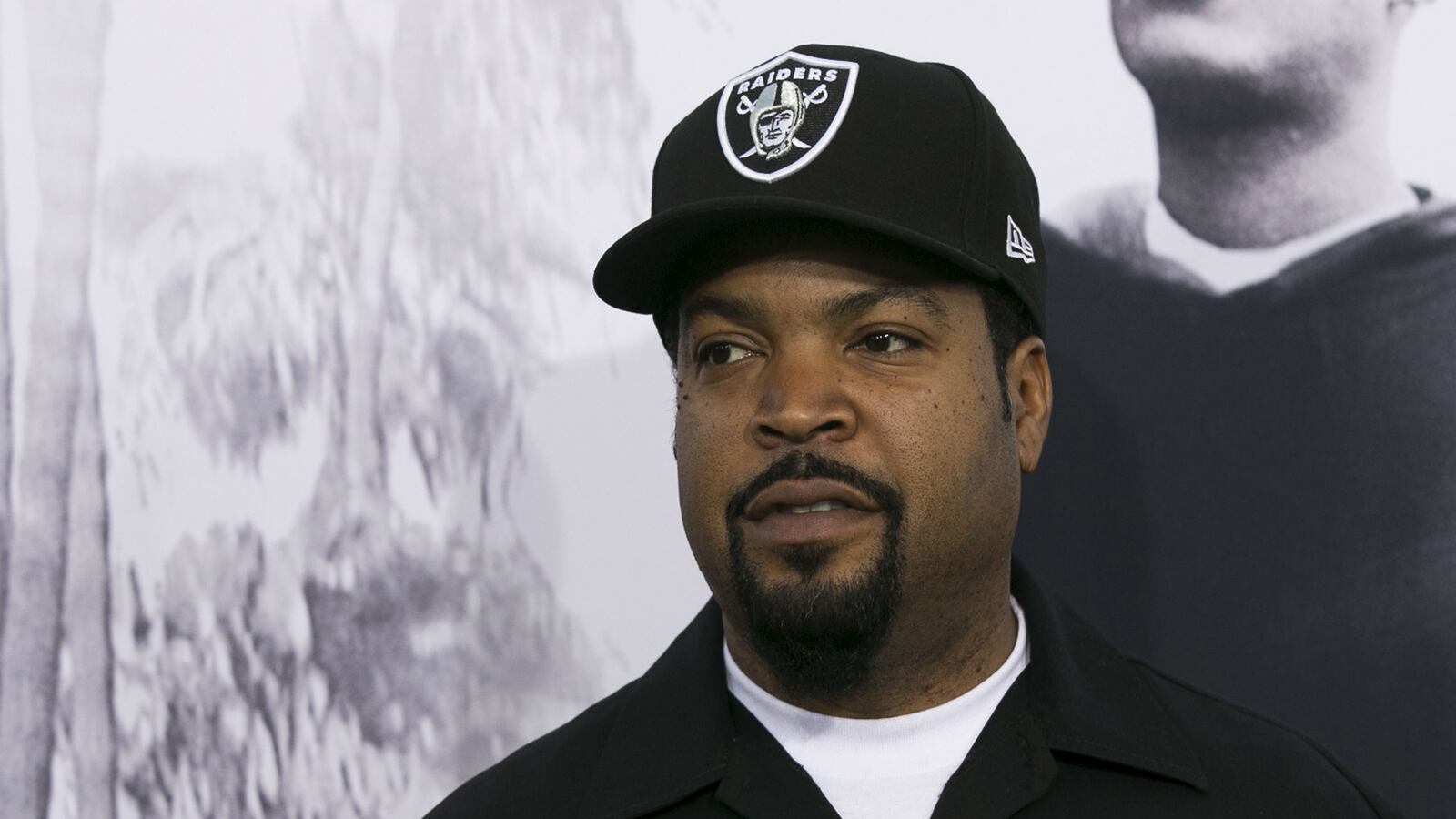 cheats/2015/12/17/n-w-a-inducted-into-rock-hall-of-fame/151217-nwa-rock-and-roll-hall-of-fame-cheat_ytvsfy