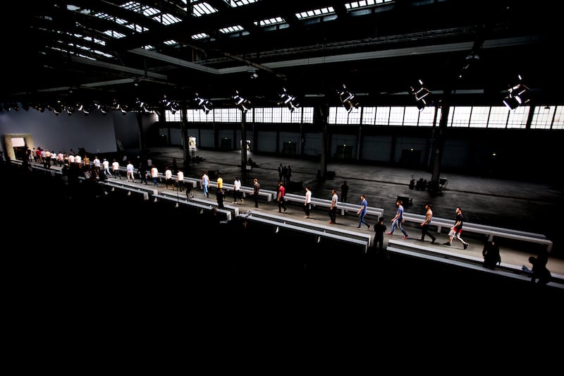 galleries/2012/07/02/men-s-fashion-week-in-paris-spring-2013-backstage-photos/paris-fashion-tachman-givenchy-2180_aoenr1