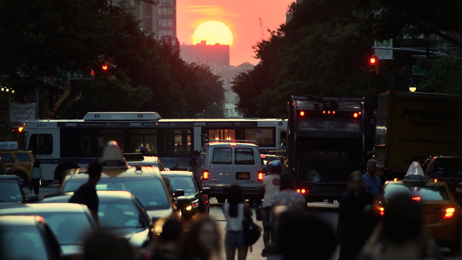 articles/2013/06/17/how-cities-are-fixing-america/130614-katz-bradley-metro-revolution-tease_nwvgwy