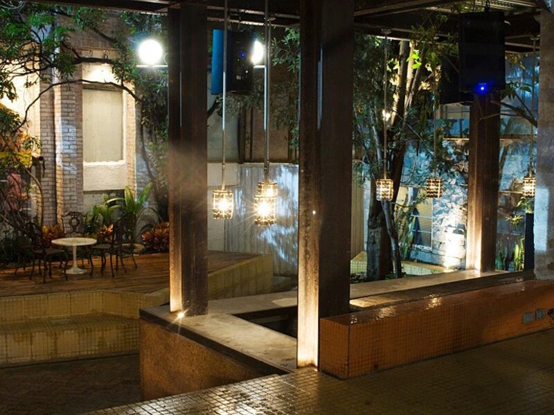 galleries/2013/06/30/the-20-best-new-bars-of-2013-photos/Armand_All_Stars_nghved