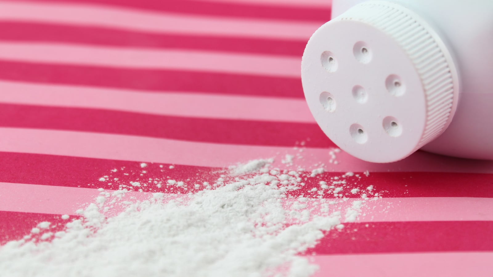 articles/2016/02/24/can-baby-powder-really-cause-cancer/160224-saunders-talc-tease_w4t6ll