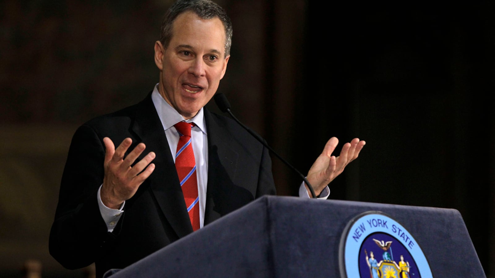 articles/2011/10/05/is-eric-schneiderman-s-ego-sabotaging-bank-reform/eric-schneiderman-banks_tik5qb