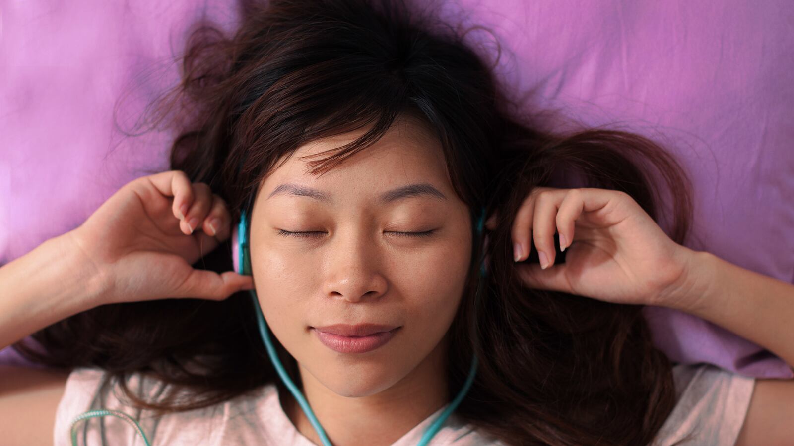 articles/2016/08/21/is-sleep-music-a-real-genre/160820-Gioia-Sleep-Music-tease_dlwgbx