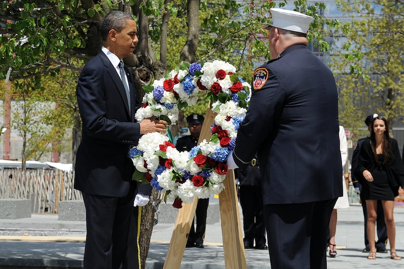 galleries/2011/05/05/obama-visits-ground-zero/obama-gound-zero-08_uoovml