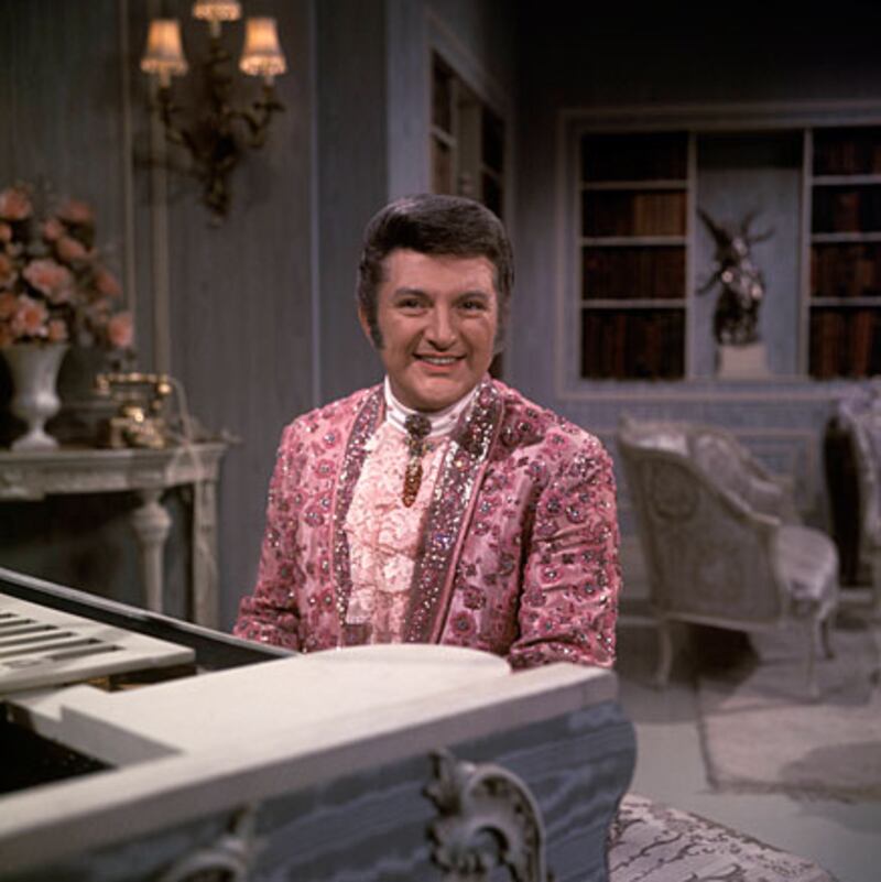 galleries/2009/05/18/ambiguously-gay-idols/ambiguously-gay---liberace_bblqlm