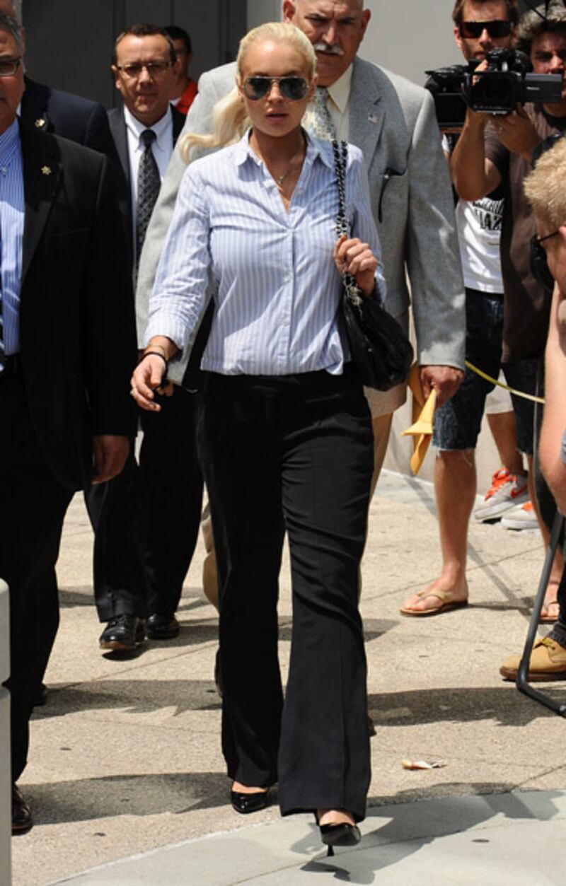 galleries/2011/12/16/lindsay-lohan-court-fashion-photos/lindsay-lohan-court-fashion-8_lrtdam