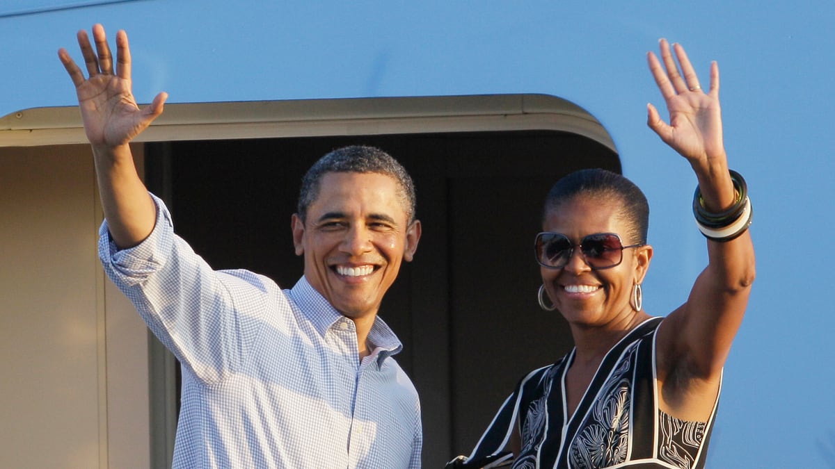 cheats/2012/04/18/mitt-obama-plays-too-much-golf/romney-obama-vacation-cheat_tdlull