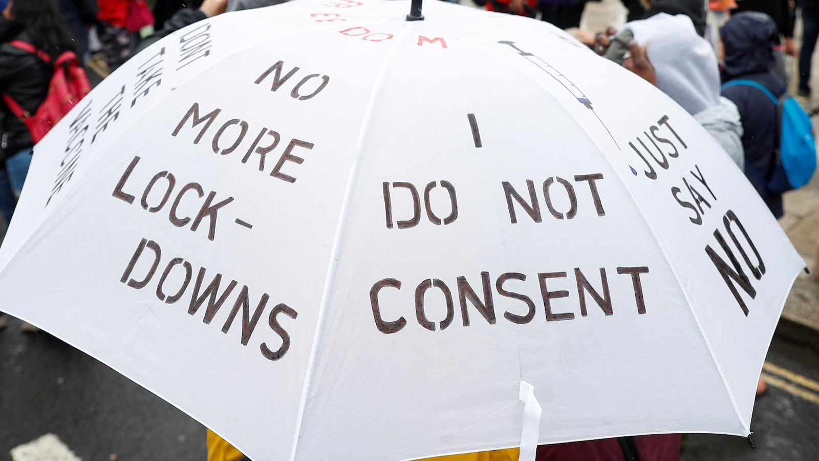 2021-07-05T000000Z_1083160422_RC27EO90ZENM_RTRMADP_3_HEALTH-CORONAVIRUS-BRITAIN-LOCKDOWN_ncsbln