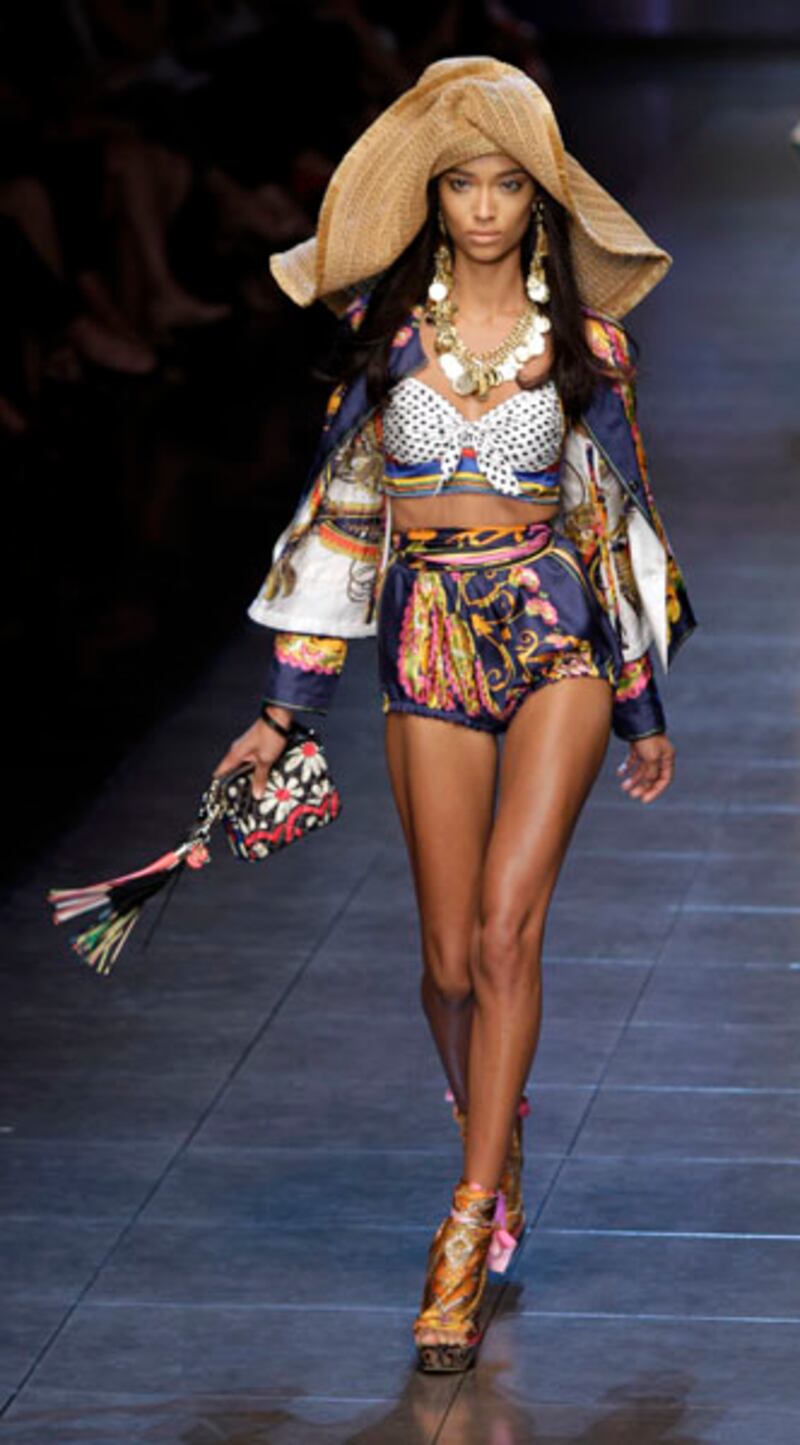 galleries/2011/09/23/milan-fashion-week-photos/milan-fashion-week-dolce-gabbana2_burtne