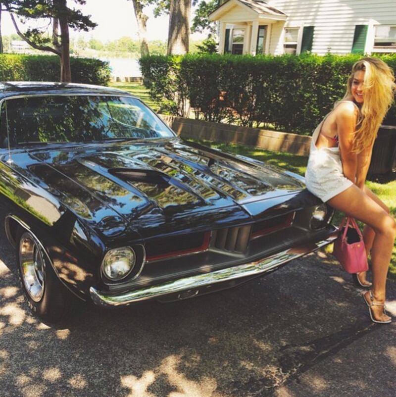 galleries/2014/07/05/from-karlie-kloss-to-taylor-swift-the-11-best-fashion-instagrams/140702-insta-gigi_k9mjsz