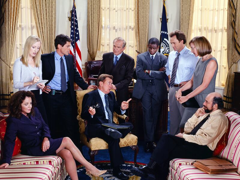 galleries/2012/07/25/modern-family-more-of-tv-s-nastiest-contract-battles-photos/ugly-tv-contract-disputes-the-west-wing_ri9ojg