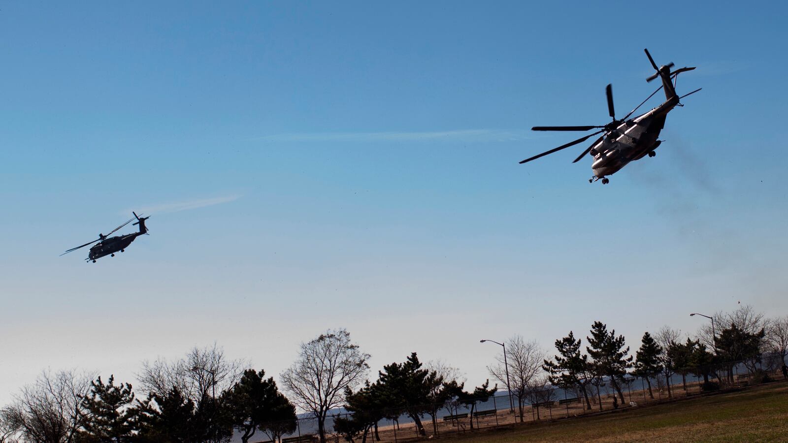 2012-11-04T000000Z_1659376831_GM1E8B505IG01_RTRMADP_3_STORM-SANDY_uqlqef