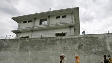 cheats/2011/05/10/cia-new-bin-laden-lead-every-hour/bin-laden-compound-2_oushuf